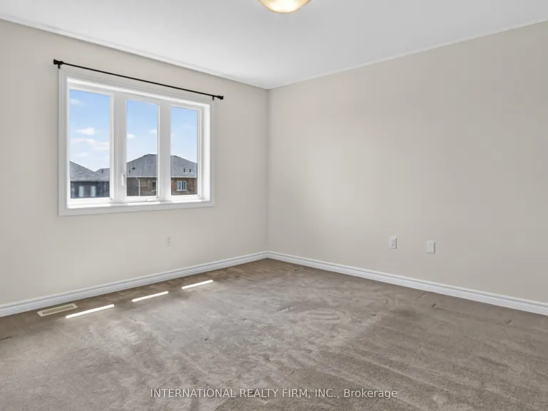 240 Ridley Cres — Photo 20