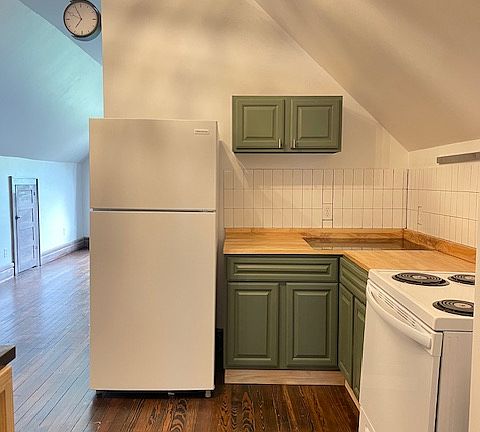 2nd image of 1707 E Long St