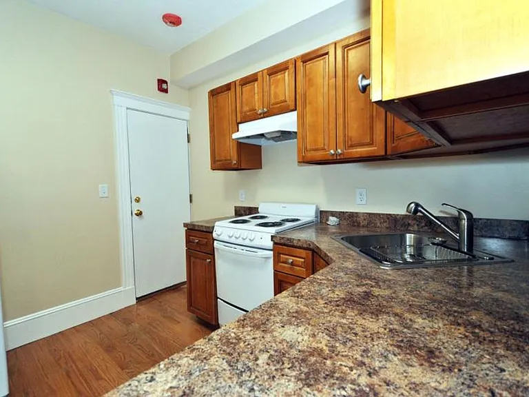883 Huntington Ave #83 — Photo 9