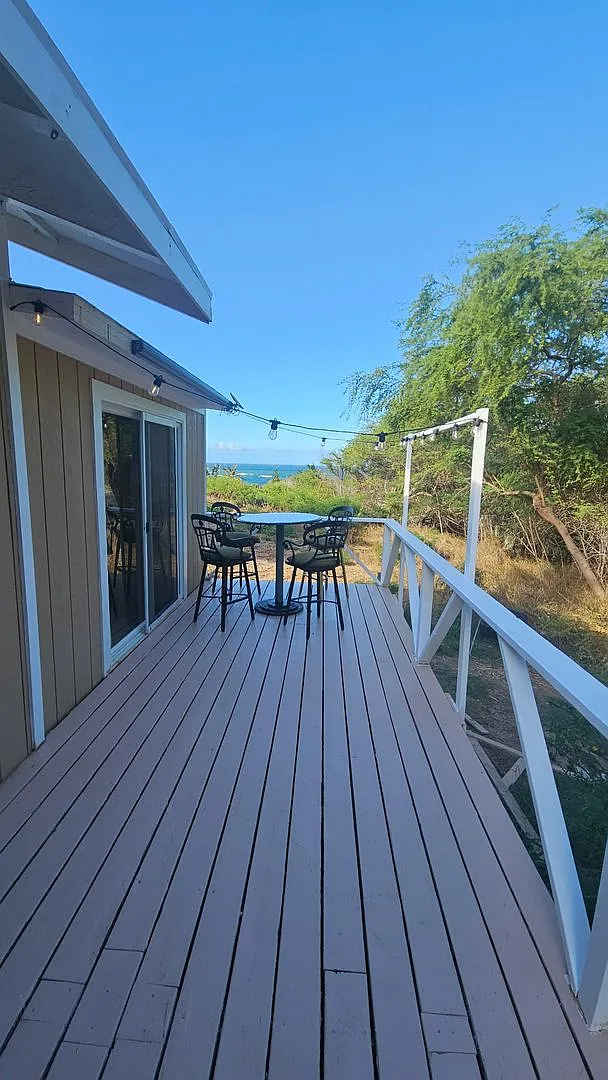 Oceanviews Private 1 Bed / 1 Bath Sep. Cottage. "Incl All Utilities + Wifi Internet". Furnished. — Photo 2