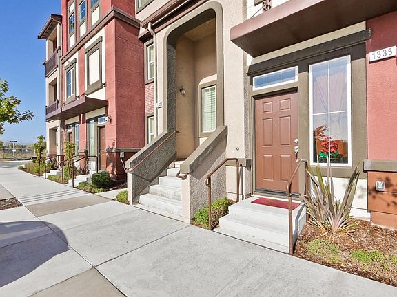 3rd image of 1335 Mercado Way