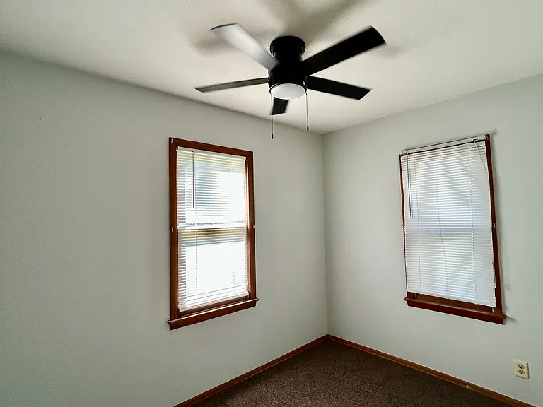 341 S Dearborn Ave — Photo 3