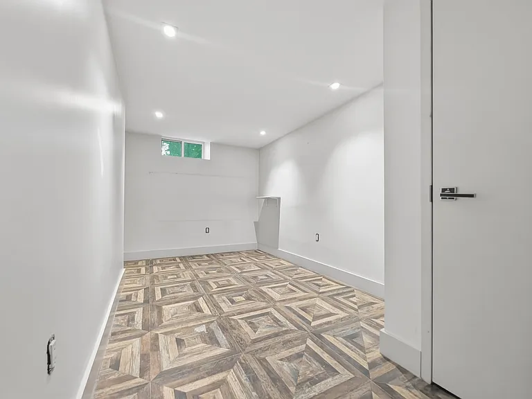 237 Frost St #1 — Photo 10
