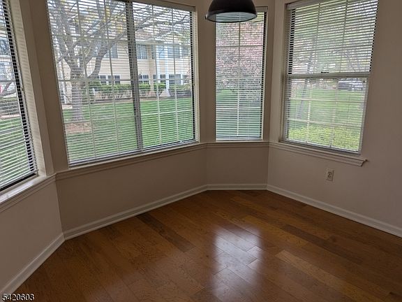 5th image of 16 Dunbar Court