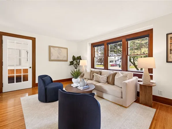275 Titus Ave, Rochester, NY 14617
