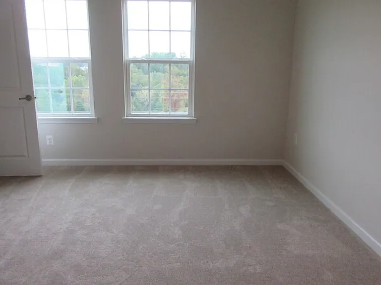 2081 Elm Tree Ct — Photo 8