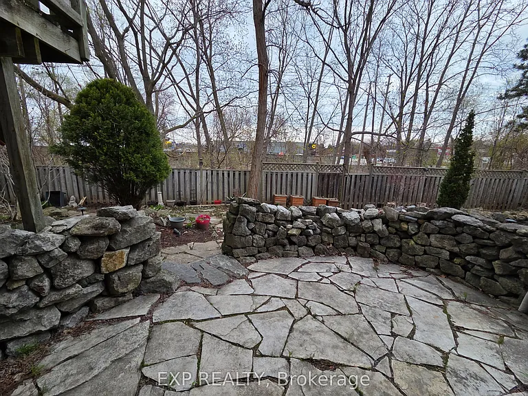 696 Penny Ln #LOWER — Photo 14