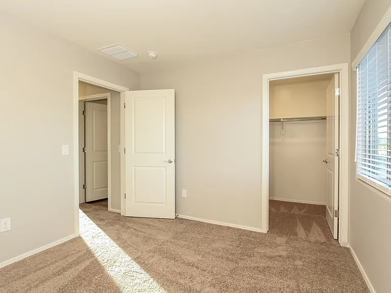 7084 S Victor Dr — Photo 11