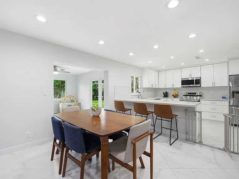 10234 Sleepy Brook Way — Photo 2