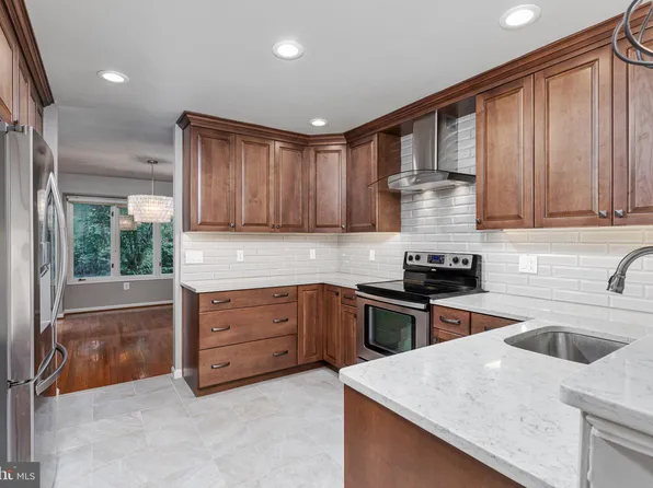 1276 Wedgewood Manor Way, Reston, VA 20194