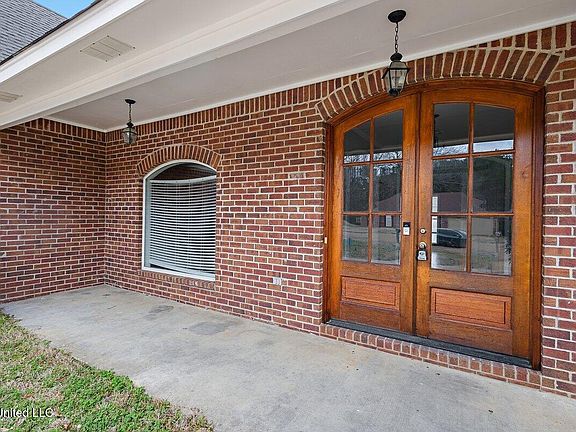 5th image of 702 Meadow View Cv