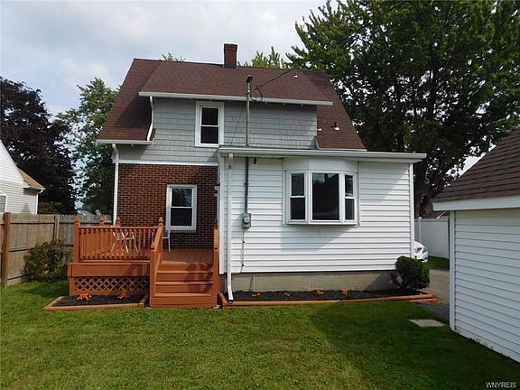 4th image of 46 Louis Ave