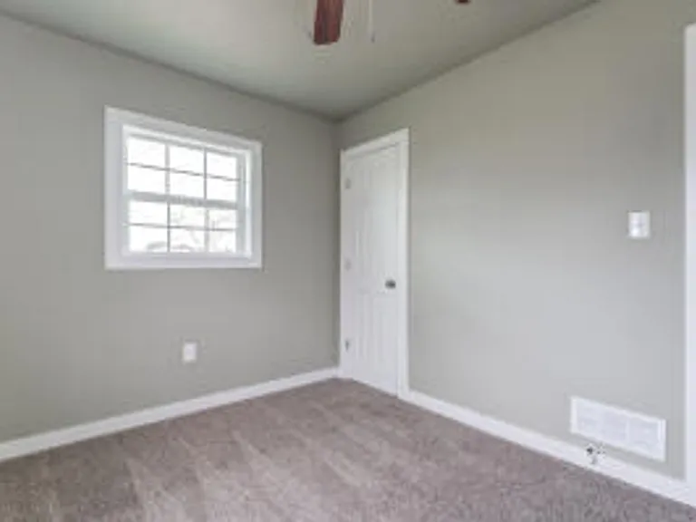 918 E Rice St — Photo 9