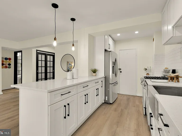 4201 Cathedral Ave NW #1009 — Photo 11