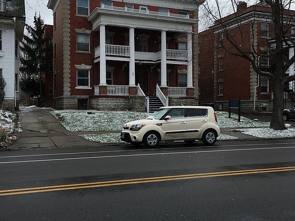 3rd image of 273 Richmond Ave