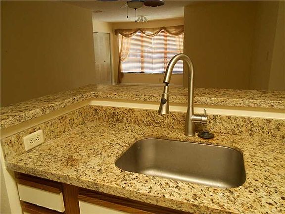 5th image of 2926 S University Dr APT 6208
