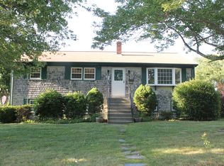 216 Robert Gray Ave, Tiverton, RI 02878