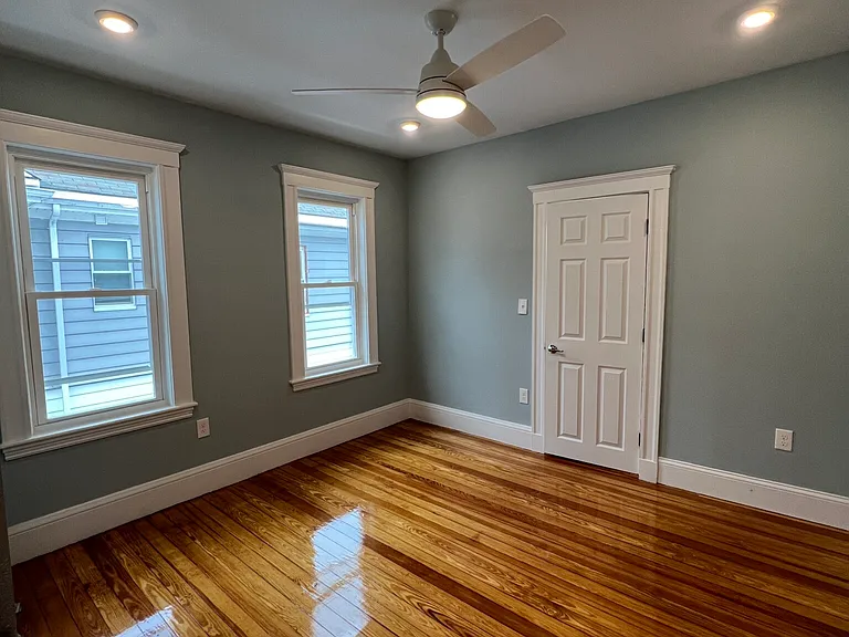 11 Burnham St #2F — Photo 18