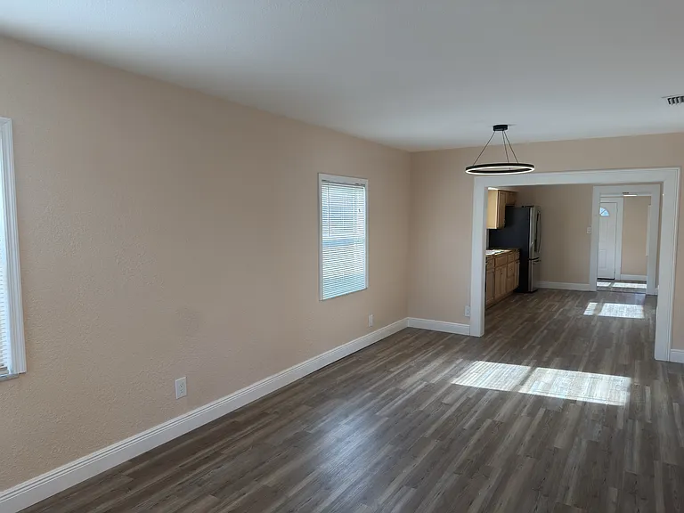 Living room Dining Room- plenty of windows