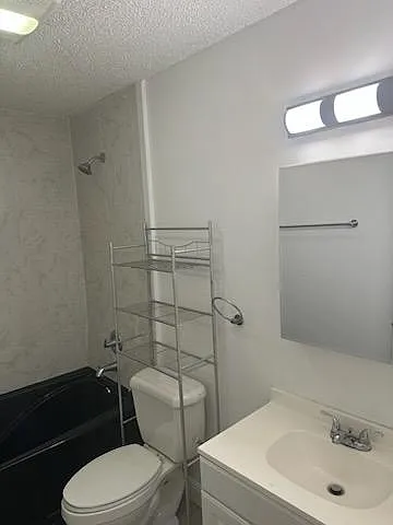 3 bed, 1391 sqft, $1,600 — Photo 3