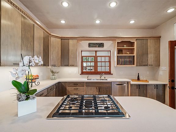 3rd image of 1033 Brisa Cir