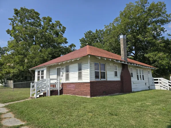 309 3rd Ave NE, Miami, OK 74354