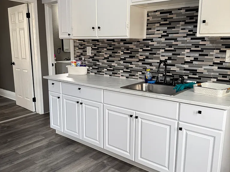 1009 George Pl #1F — Photo 2