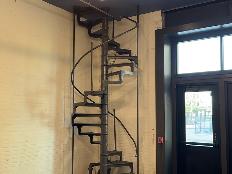 725 Jefferson Ave #201 — Photo 4