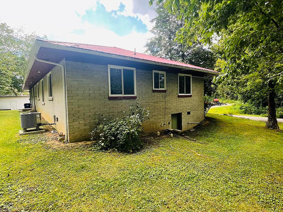 58 Railroad St, Beattyville, KY 41311 Zillow