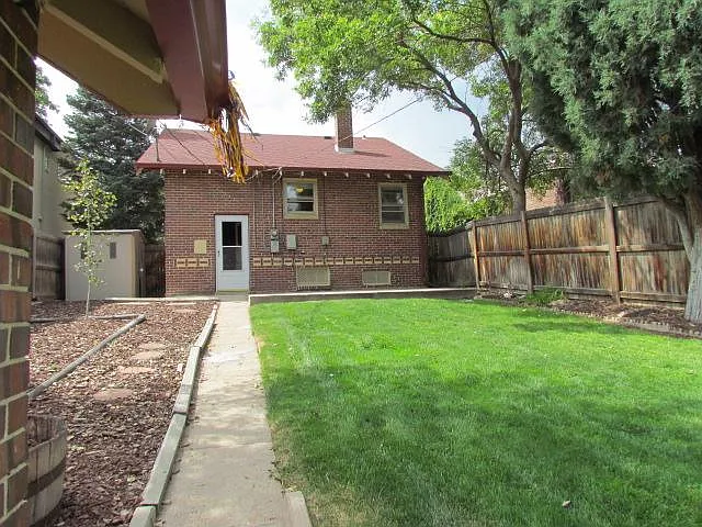 3428 N Newton St — Photo 26