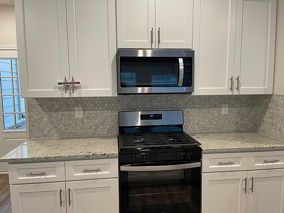 3rd image of 74 Cedar Ln #184
