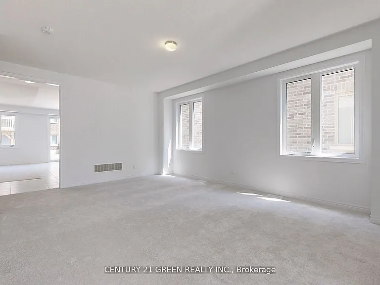 1000 Andrew Murdoch St — Photo 8
