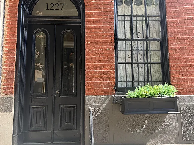 1227 Spruce St #2R — Photo 1
