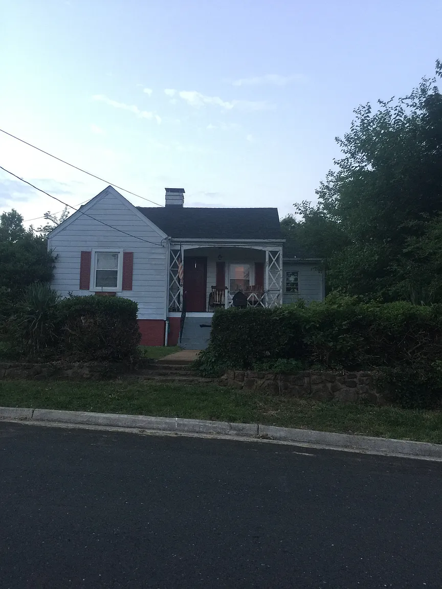 310 Blue Ridge St photo 1