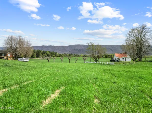 2 Red Hill Rd, Greeneville, TN 37743