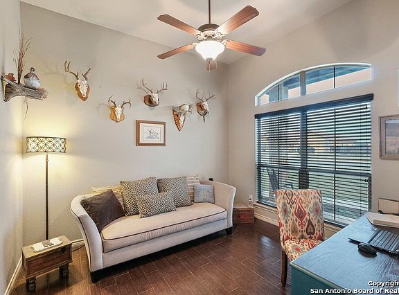 4th image of 560 Bonita Creek Dr
