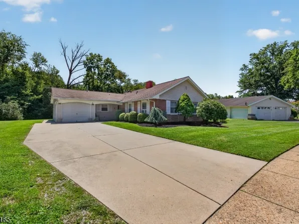 6 Meadowbrook Pl, Willingboro Twp., NJ 08046