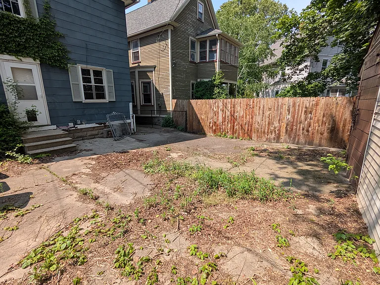 918 S Goodman St — Photo 10