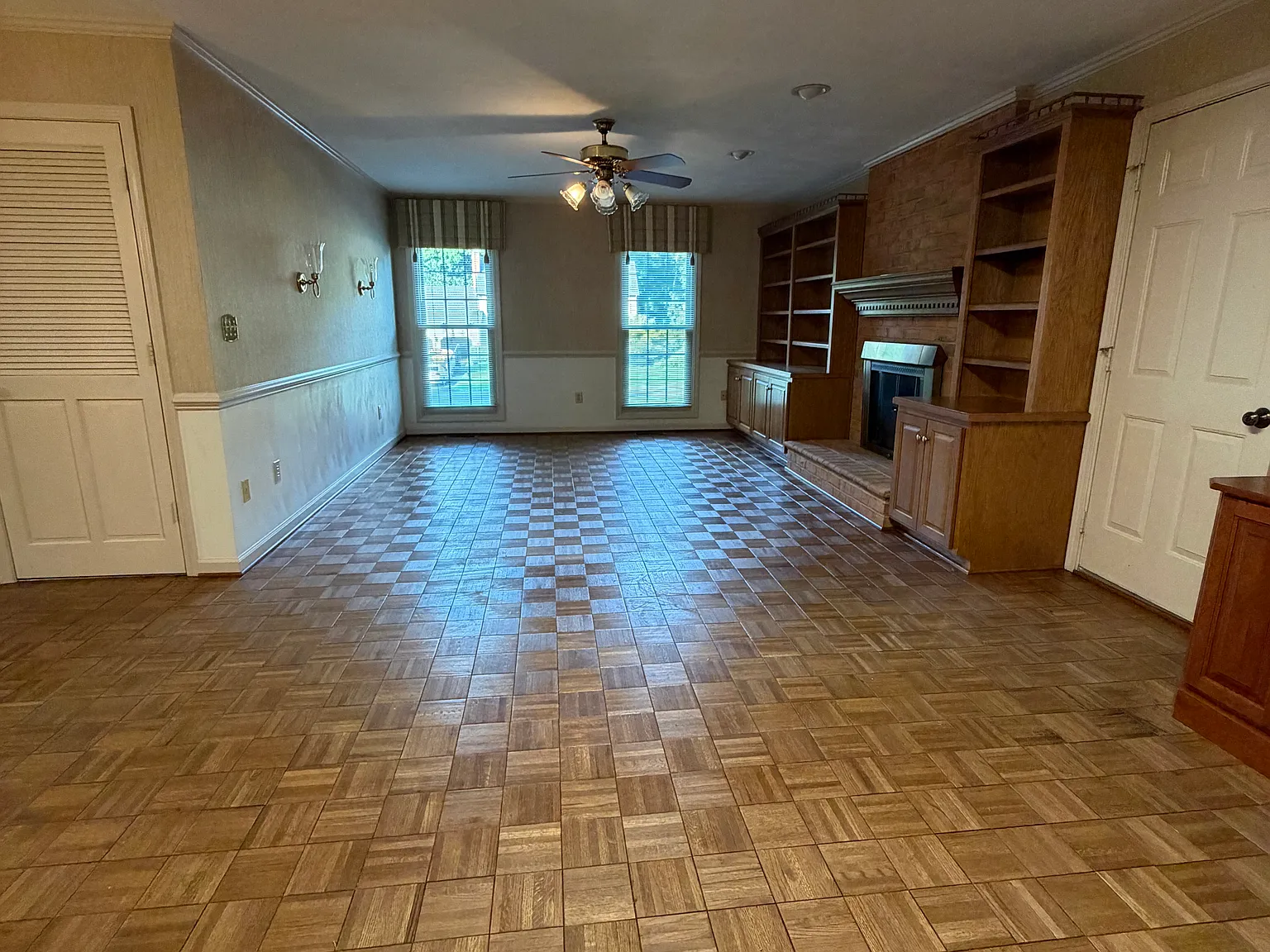 4 bed, 3857 sqft, $2,800 — Photo 2