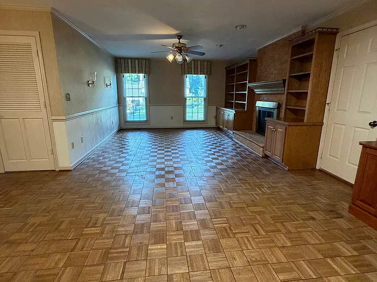 5206 Meadow Creek Dr — Photo 2