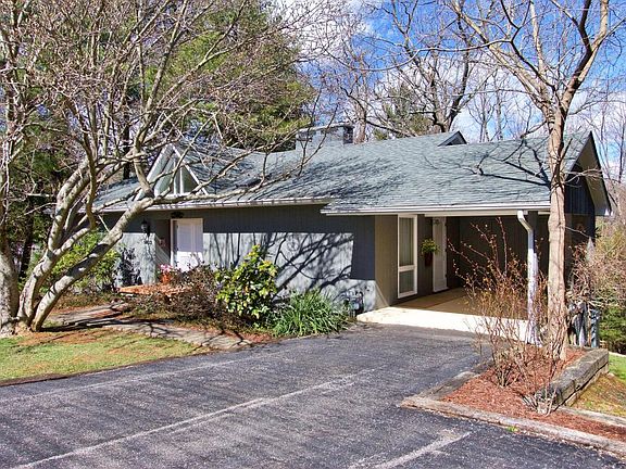 3rd image of 1403 Highland Cir
