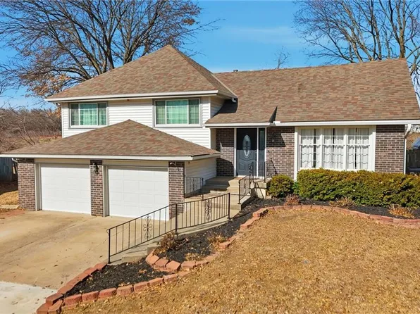 1300 Robin Cir, Kearney, MO 64060