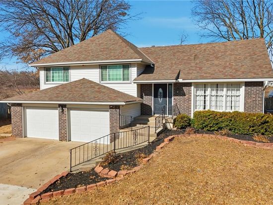 1300 Robin Cir, Kearney, MO 64060