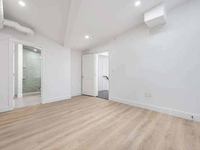 536 Broadway #204 — Photo 10