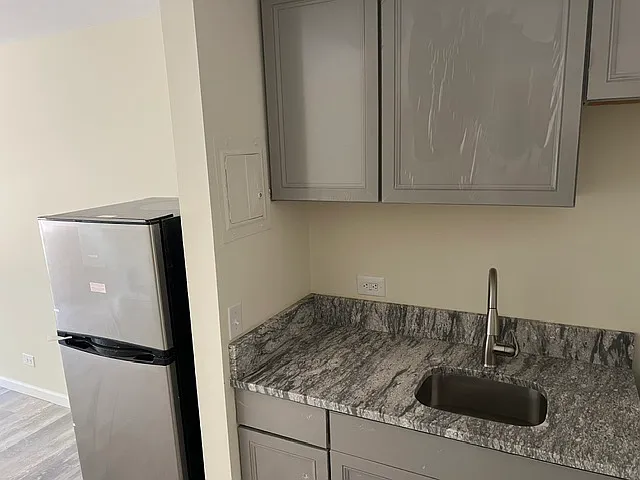 Building Photo - 163 Chancellor St #4