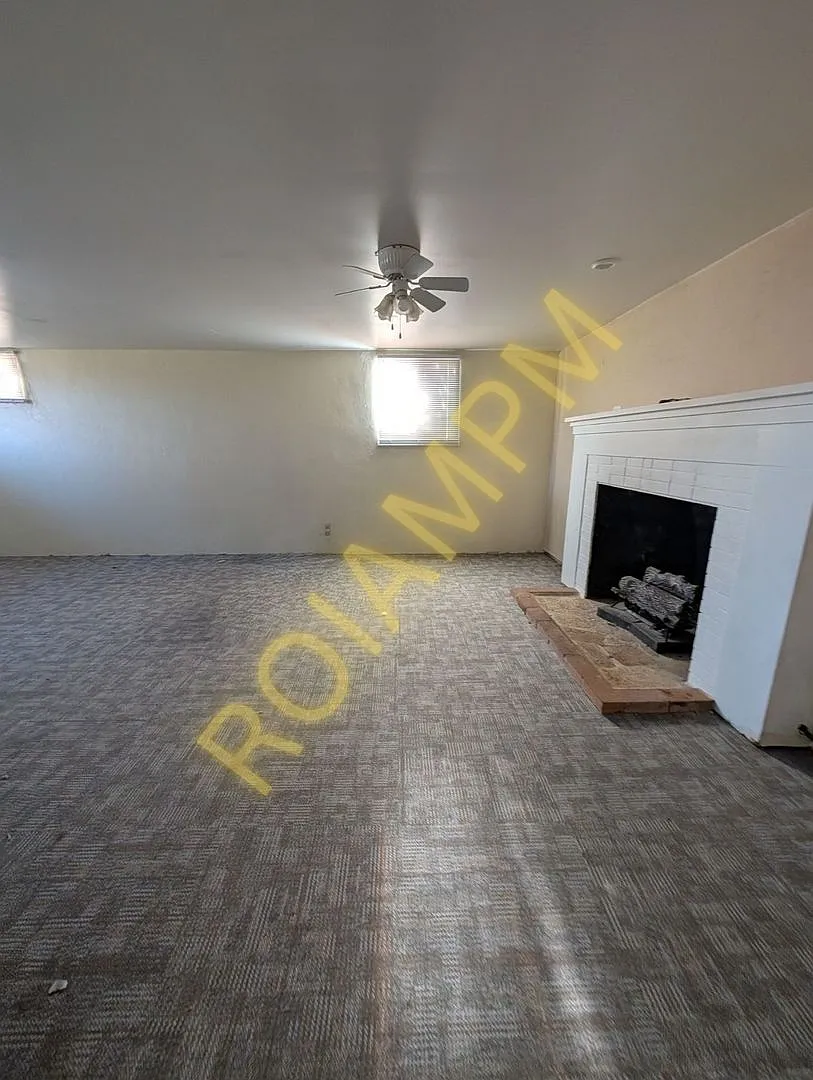 2525 Falls Ave E — Photo 2