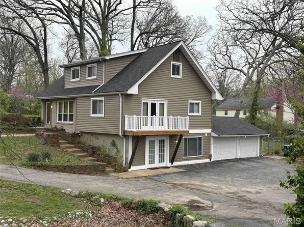 8930 General Grant Ln, Saint Louis, MO 63123