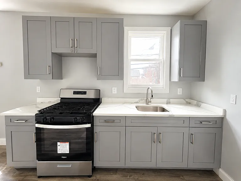 465 Ferry St #1 — Photo 1