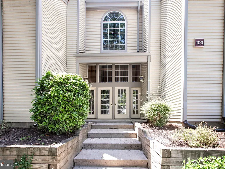 103 Claridge Ct #3 — Photo 3
