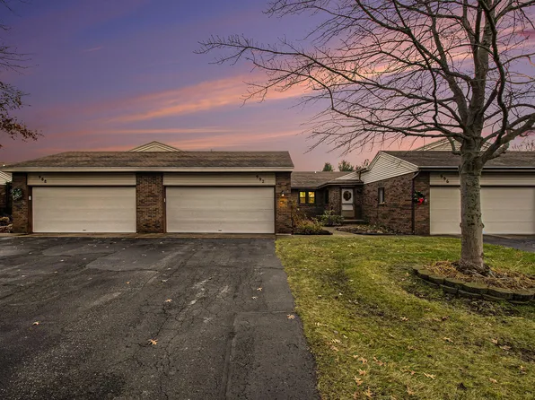 992 Amberwood West Dr SW #32, Byron Center, MI 49315